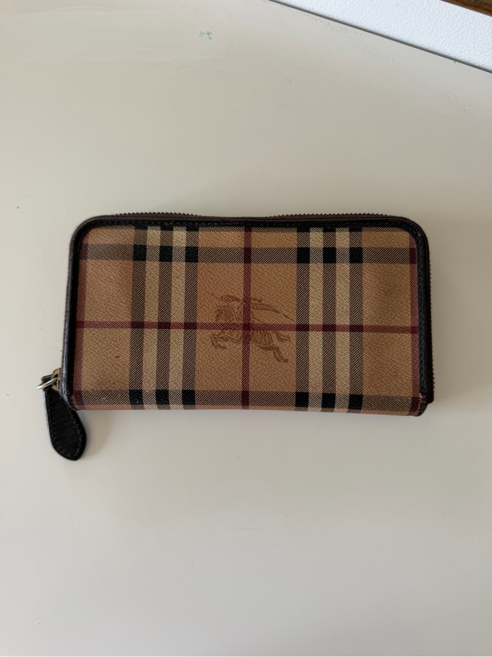 Burberry Black and Brown Leather Zip Pouch Wallet